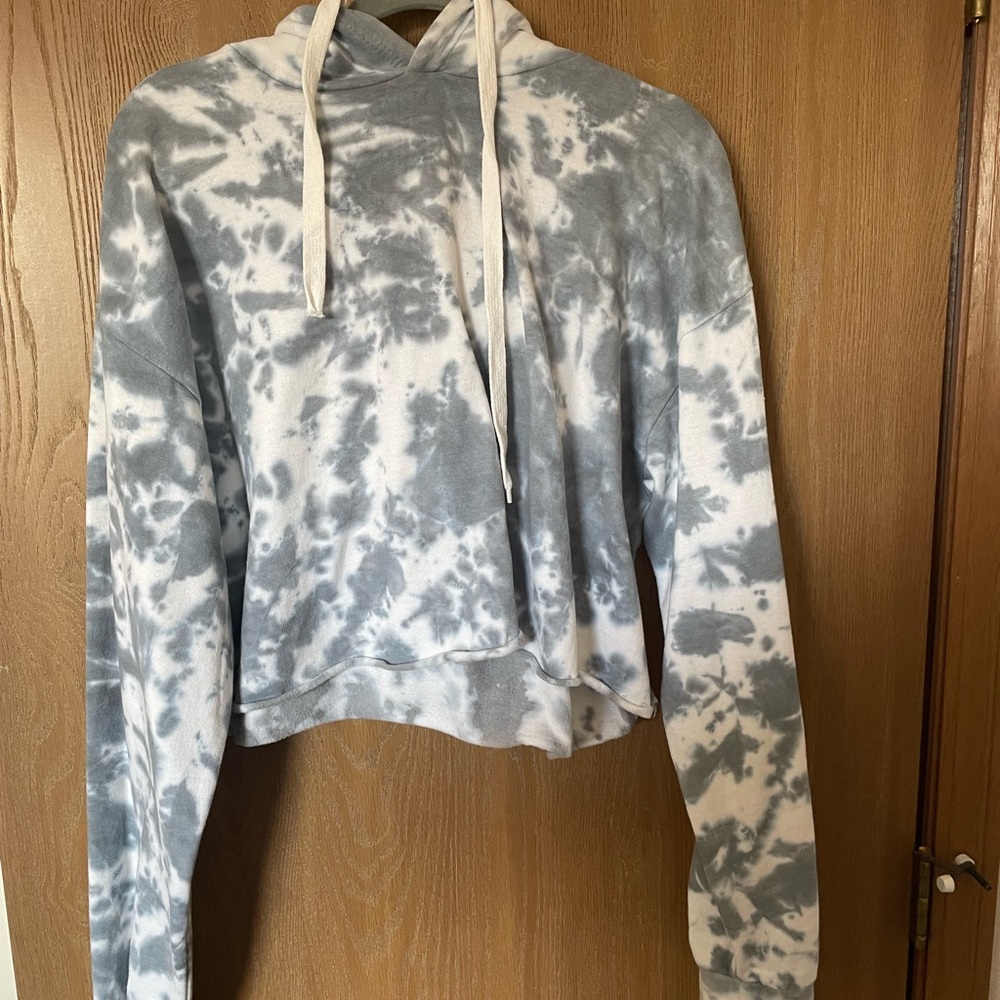 Cropped Tie-Dye Hoodie